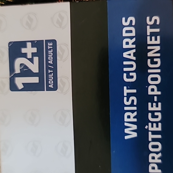 Brand NWT unopened Ultra wheels inline skate wrist Guards Size 12+ up to adult - Picture 6 of 8